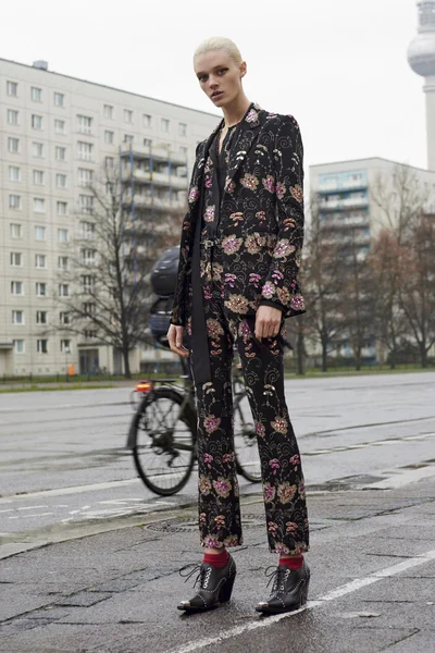 Look 5